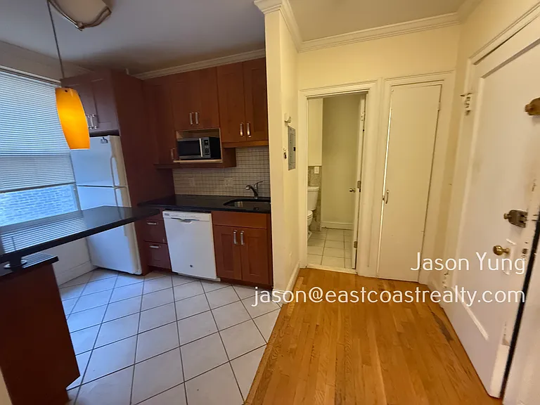 31 Queensberry St #259 — Photo 5