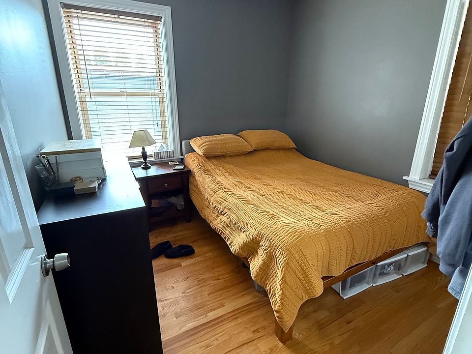 Bedroom, Main