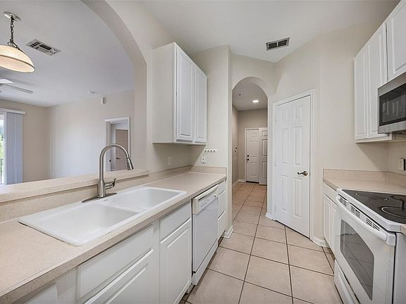 5th image of 588 BRANTLEY TERRACE WAY #305
