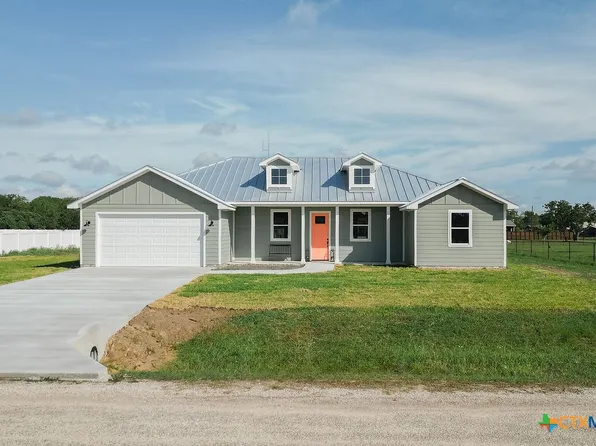 345 Honeycomb Dr, Victoria, TX 77904