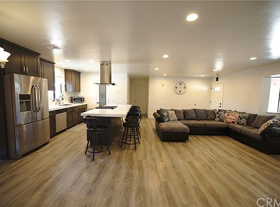 5th image of 7461 Oakwood Ave