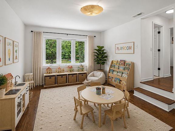 3rd image of 3315 Bonaparte Way
