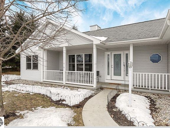 2nd image of 4181 Stoneridge Dr