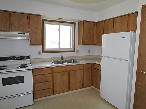 3rd image of 126 N Lincoln St #1