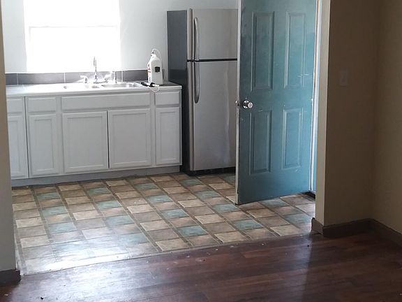 2nd image of 915 E 120th Ave