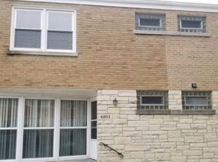 6802 N Rockwell St, Chicago, IL 60645