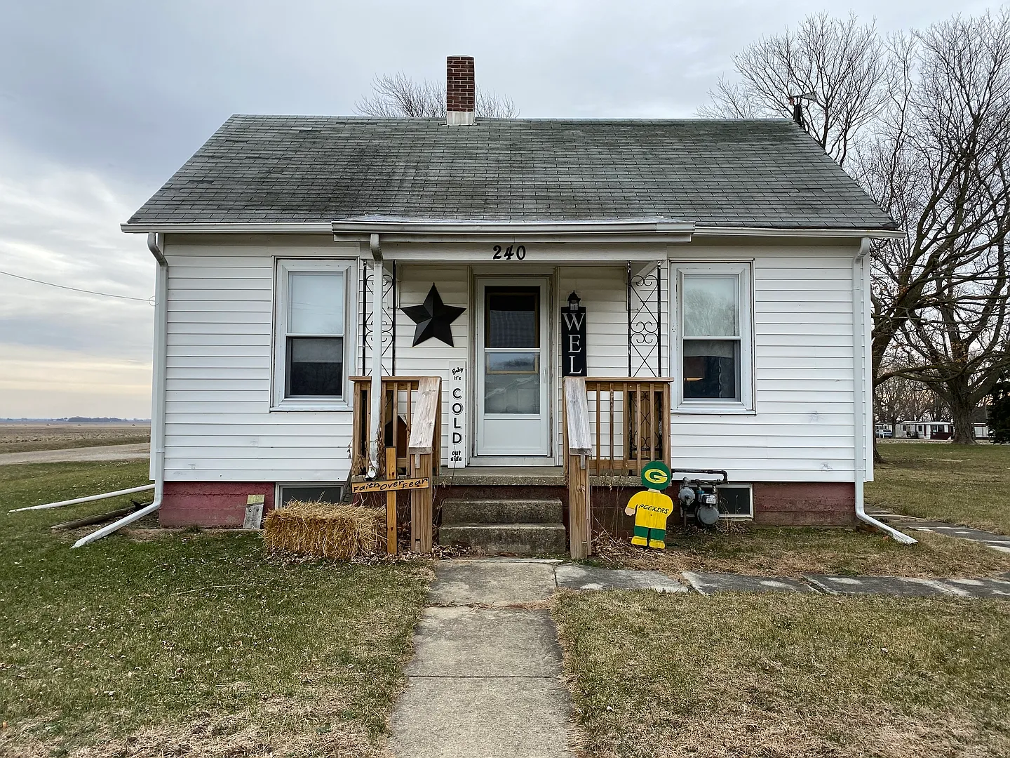 240 N Locust St photo 1