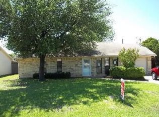 1818 Dundee Dr, Corinth, TX 76210