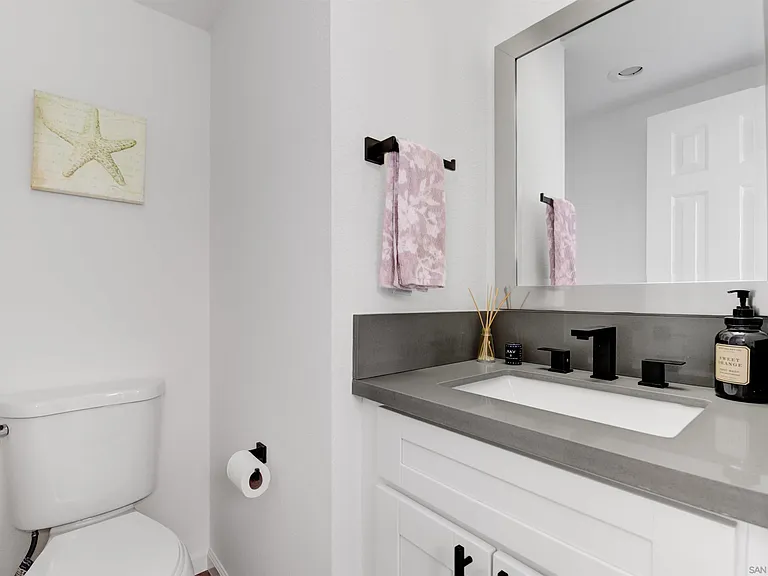 807 Highland Dr — Photo 22