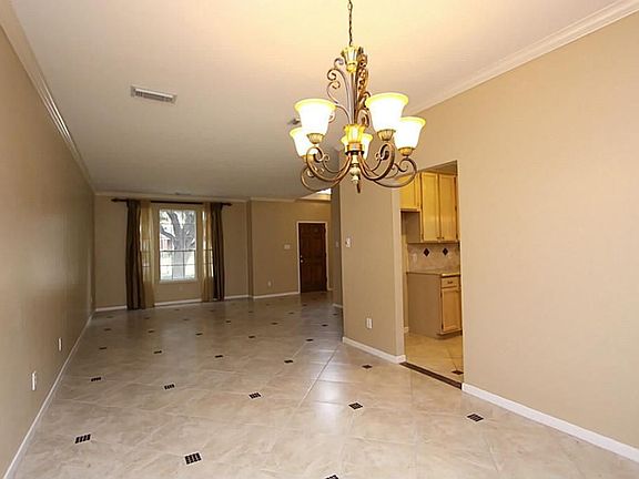 4th image of 15919 Lausanne Dr