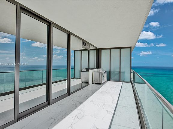 3rd image of 18979 Collins Ave