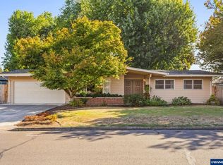 990 Garfield St, Woodburn, OR 97071