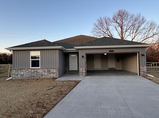 3488 N Nixon Ave, Springfield, MO 65803