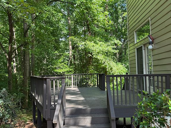 3rd image of 120 Mallard Ct
