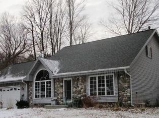 445 Ritger Cir, Allenton, WI 53002