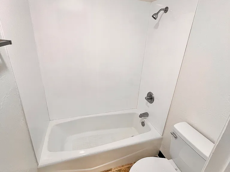 631 Sylvan St #1 — Photo 7