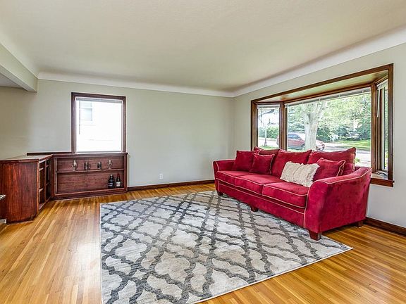 2nd image of 1705 Fremont Ave