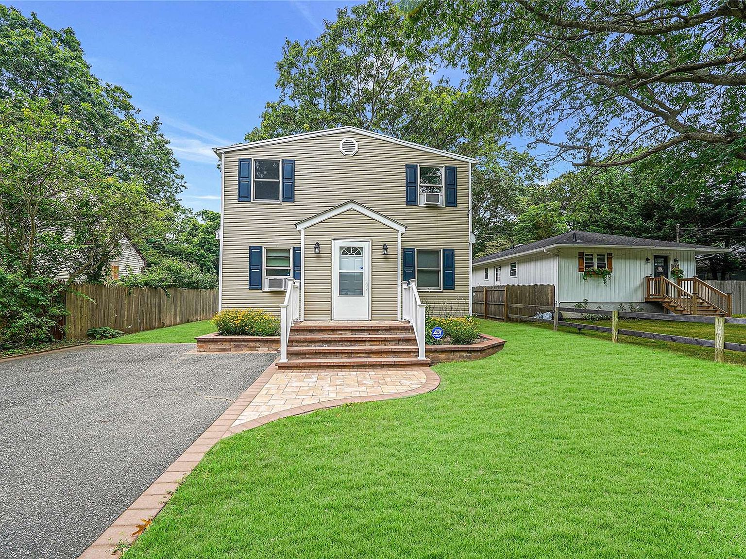 467 Auborn Avenue, Shirley, NY 11967 Zillow