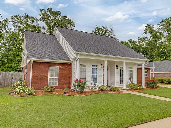 2nd image of 201 Woodcock Dr