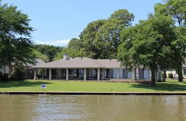 1st image of 130 Westshore Dr