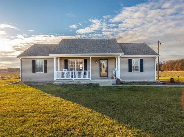 725 N 1200th St, Mason, IL 62443