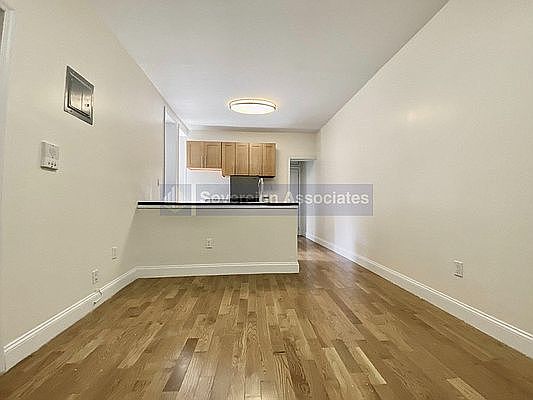 3rd image of 2 Pinehurst Ave #41A