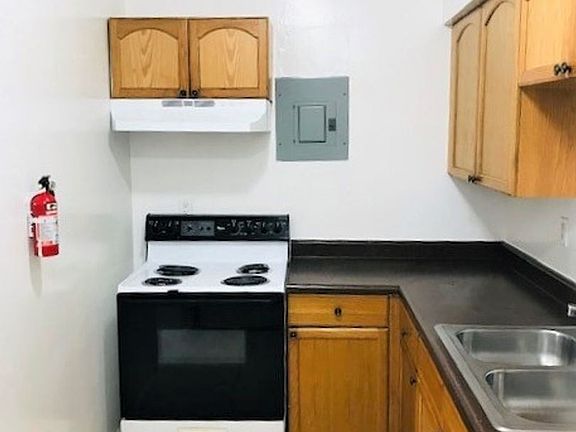 5th image of 306 N Lakeside Ct APT A7