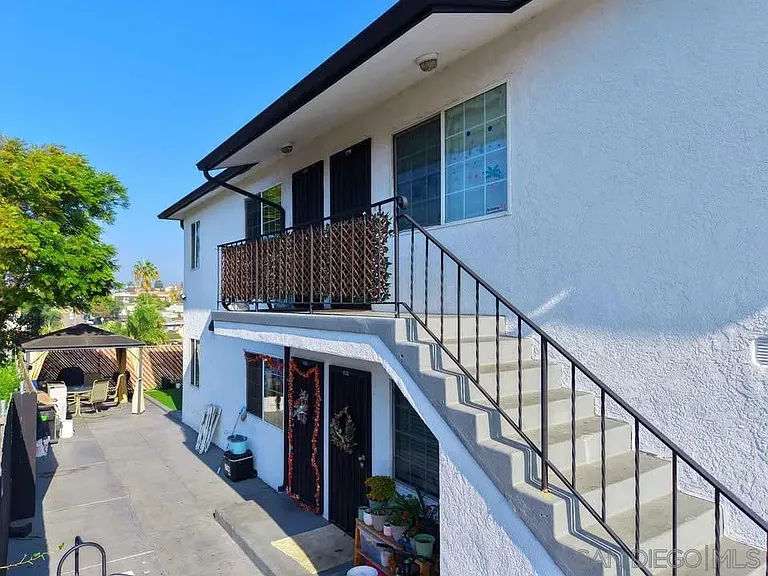 3934 Marine View Ave #39343934-1/2 — Photo 11