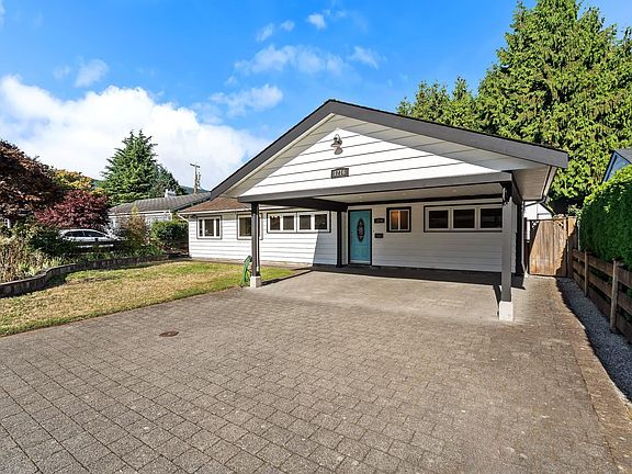 2nd image of 1216 Pinewood Cres