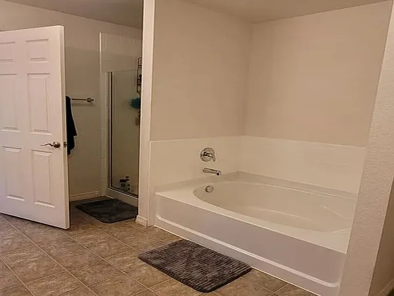 9565 Castle Oaks Dr — Photo 20