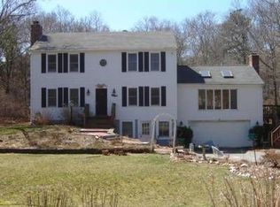 27 Tecumseh Rd, Bourne, MA 02532