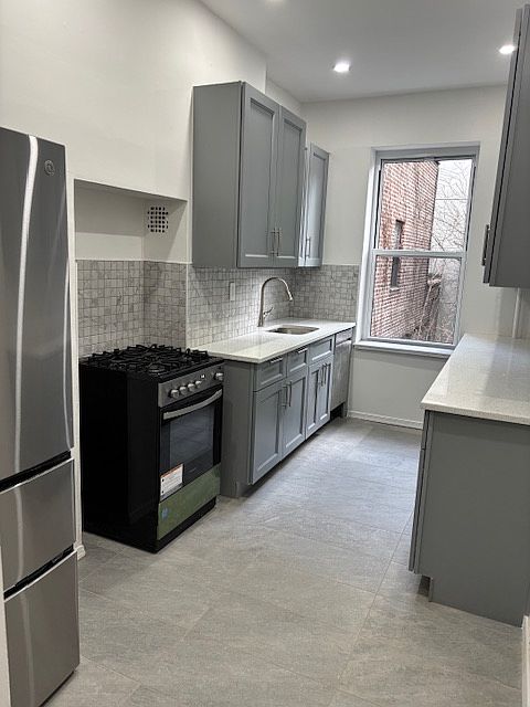 1st image of 242 Nassau Ave #2