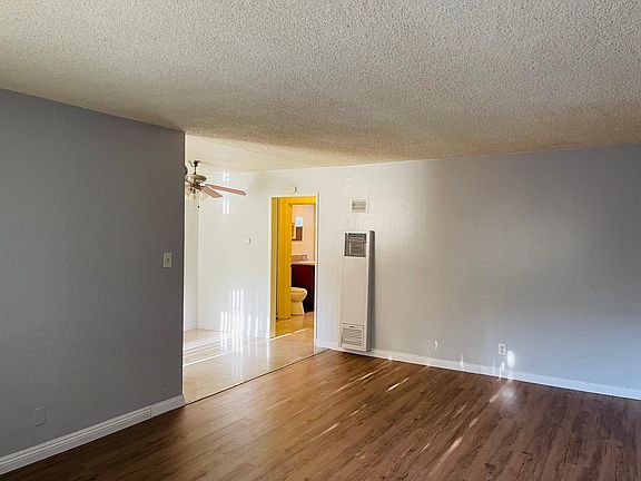 3rd image of 4830 Canoga St #C