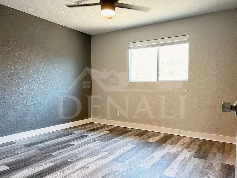 2726 E Willetta St — Photo 7