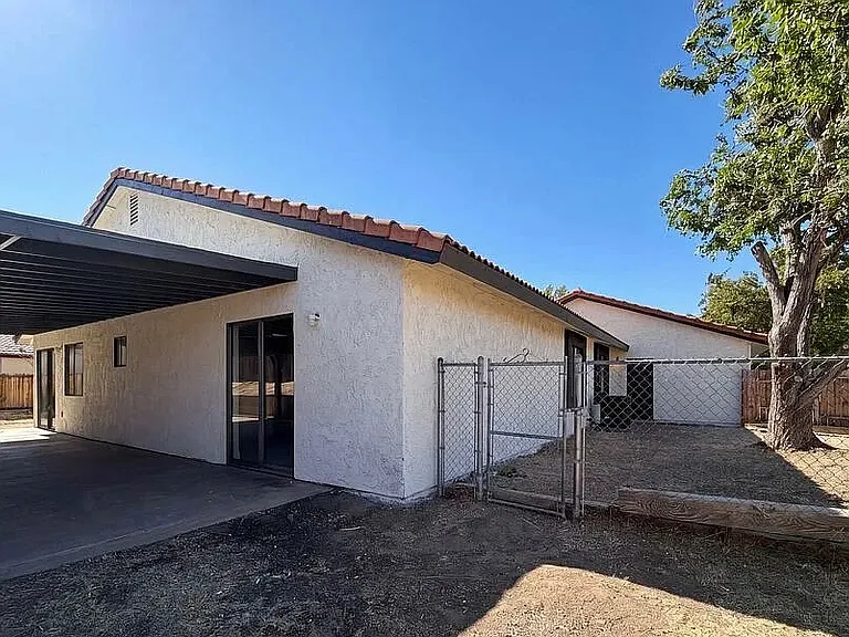 42349 Willeta Ave — Photo 10