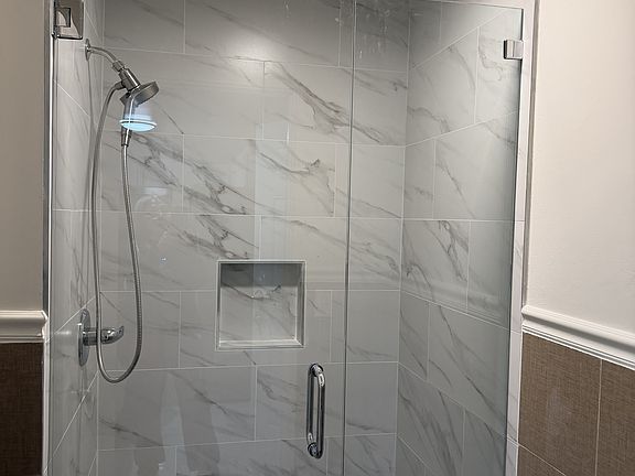 3rd image of 5900 Shattuck Ave Suite 202