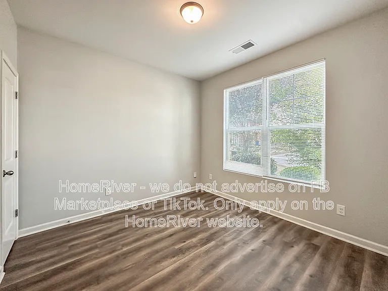 230 Daisy Cir — Photo 14