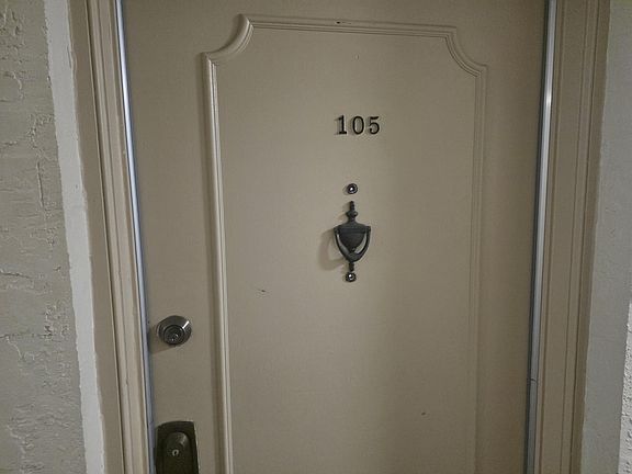 2nd image of 959 SE 2nd Ave APT 105
