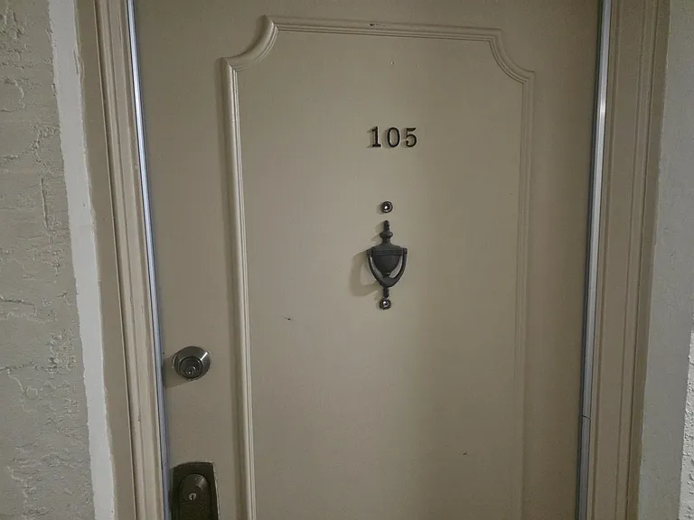 959 SE 2nd Ave #105 — Photo 2