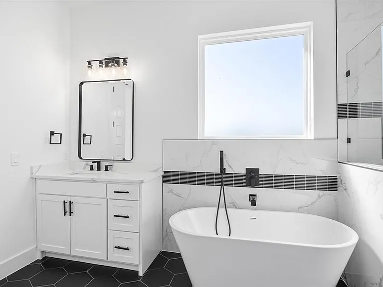 2057 Glenhollow Dr — Photo 26