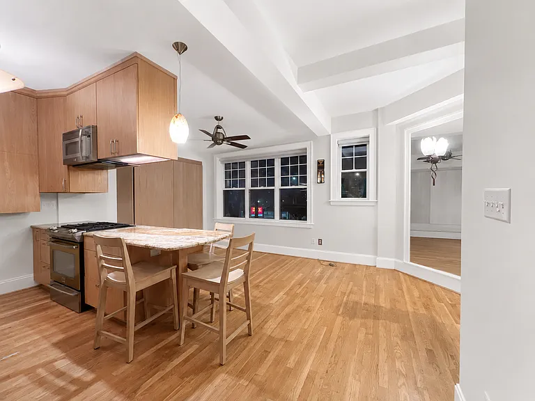 908 Juniper St NE #107 — Photo 4