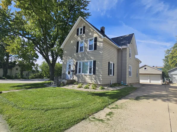 427 N Johnson St, Hartford, WI 53027
