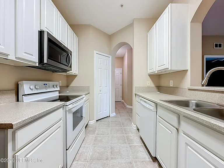 7801 Point Meadows Dr #1102 — Photo 9