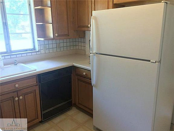 3rd image of 4585 Ottawa Dr