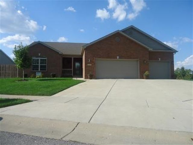 1st image of 2200 Fieldstone Dr