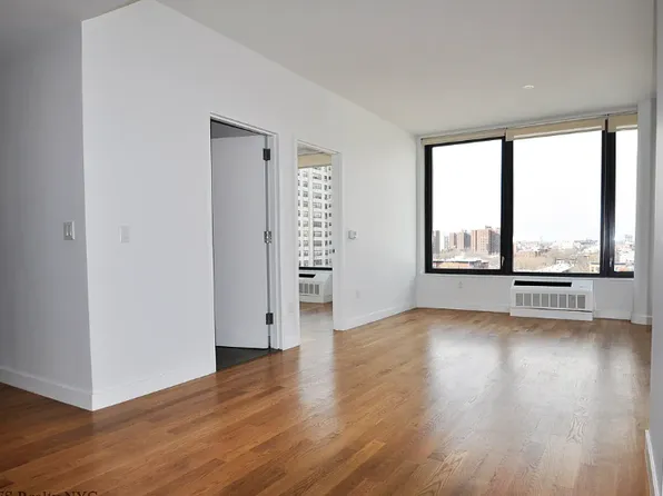 316 Bergen Street image 4 of 24