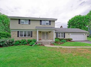 4 Niblick Pl, Latham, NY 12110