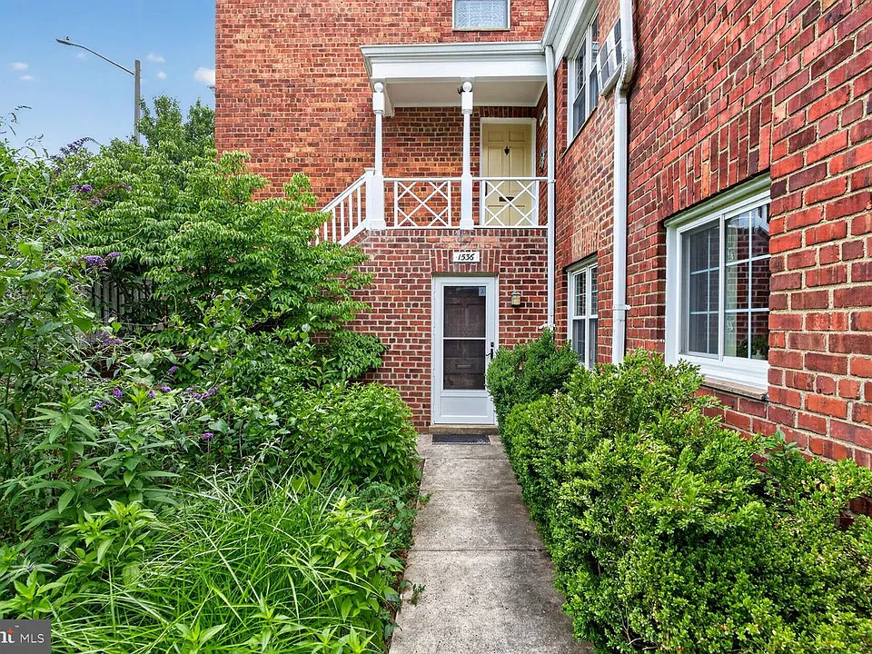 1536 Mount Eagle Pl #959