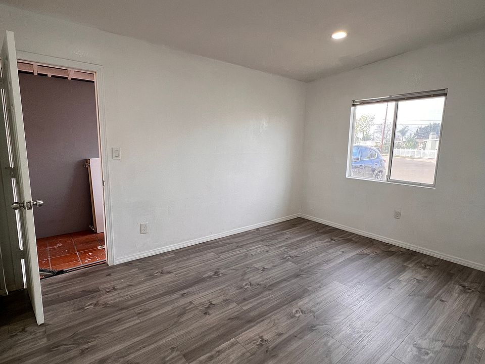 1st image of 4895 Barstow St #1