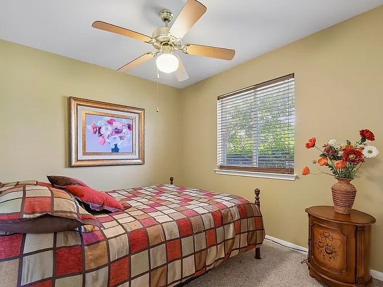 916 Moon Glow Dr — Photo 12